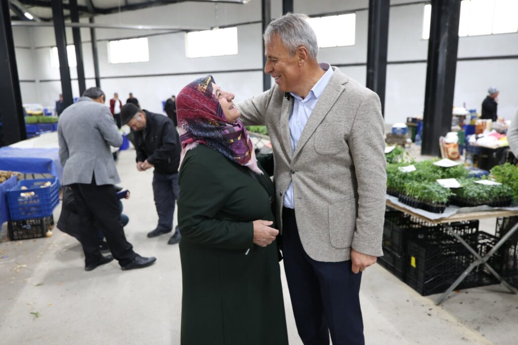 Başkan Hasan Sopacı Esnaf ve Vatandaşlarla Buluştu 5 Baskan Hasan Sopaci Esnaf ve Vatandaslarla Bulustu 3